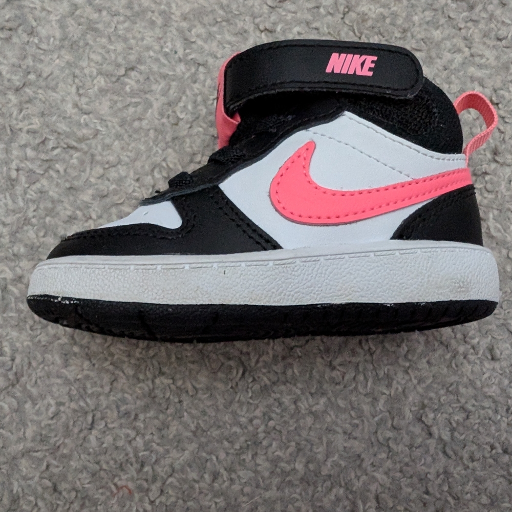 Nike Kids Black and Pink Sneakers - Picture 7 of 12
